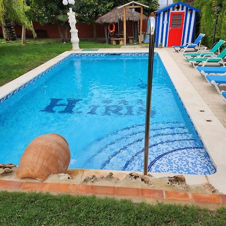 Hotel Iris Ла Елиана Екстериор снимка