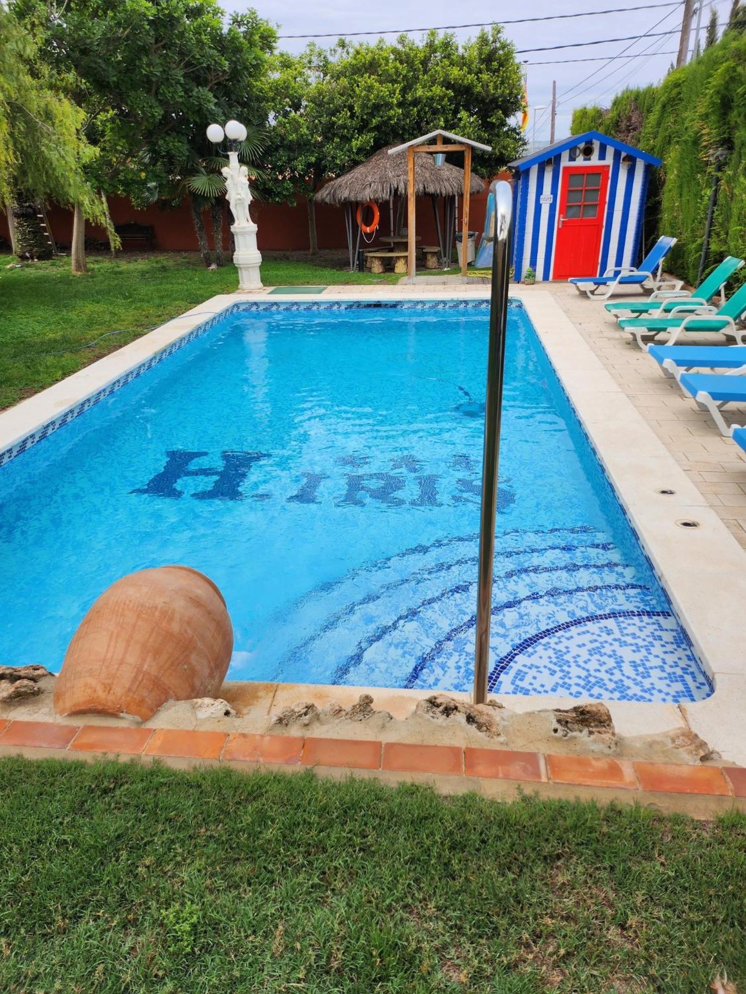 Hotel Iris Ла Елиана Екстериор снимка