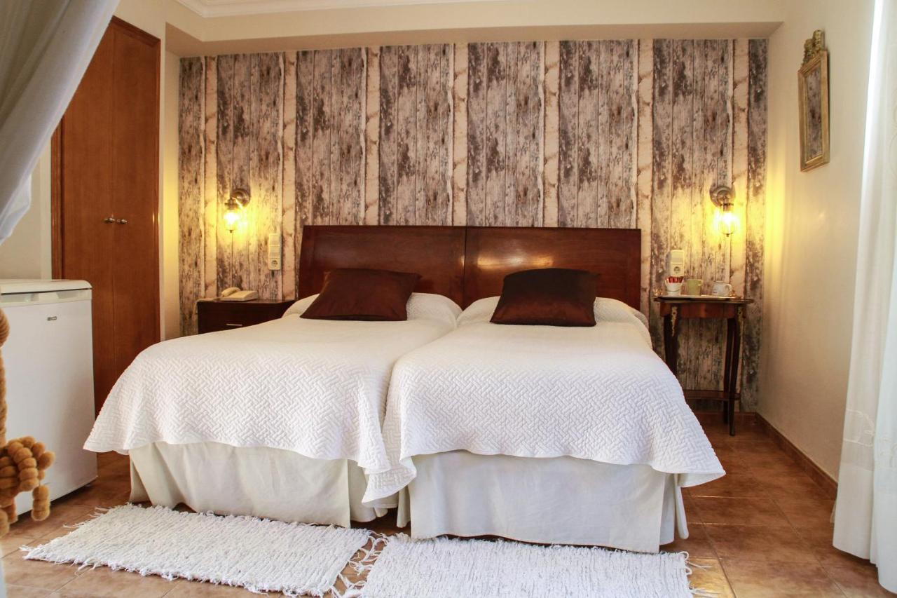 Hotel Iris Ла Елиана Екстериор снимка