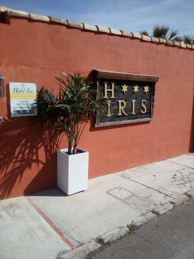 Hotel Iris Ла Елиана Екстериор снимка