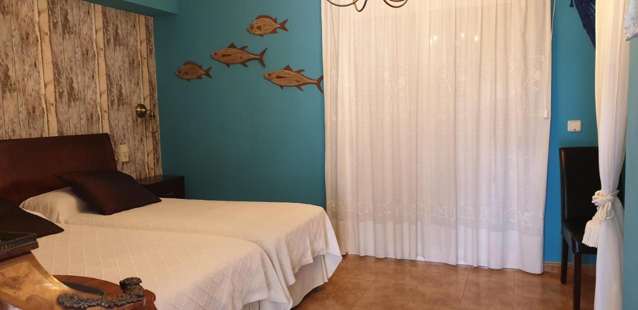 Hotel Iris Ла Елиана Екстериор снимка