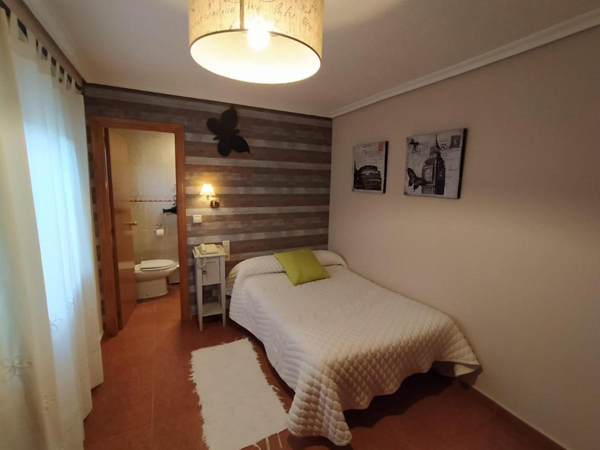 Hotel Iris Ла Елиана Екстериор снимка